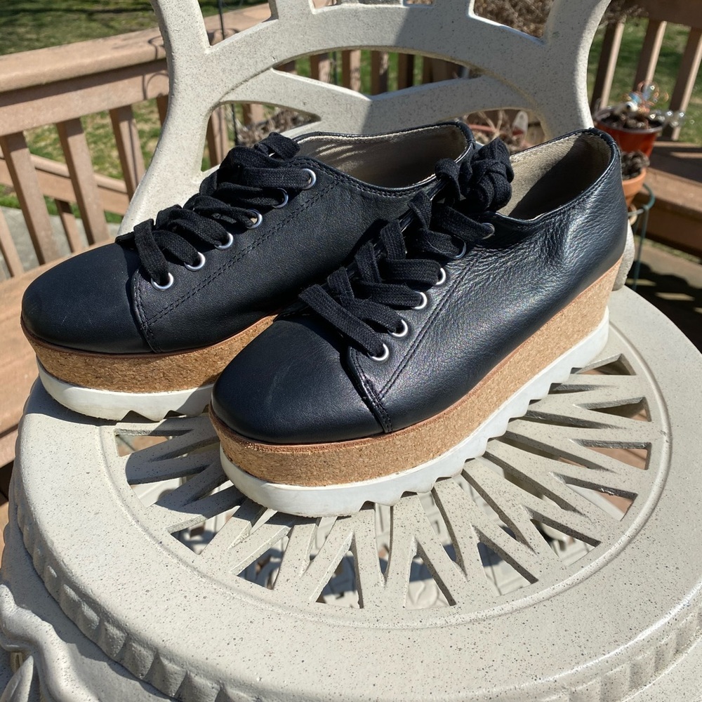 Shoes - Picture 4 of 5